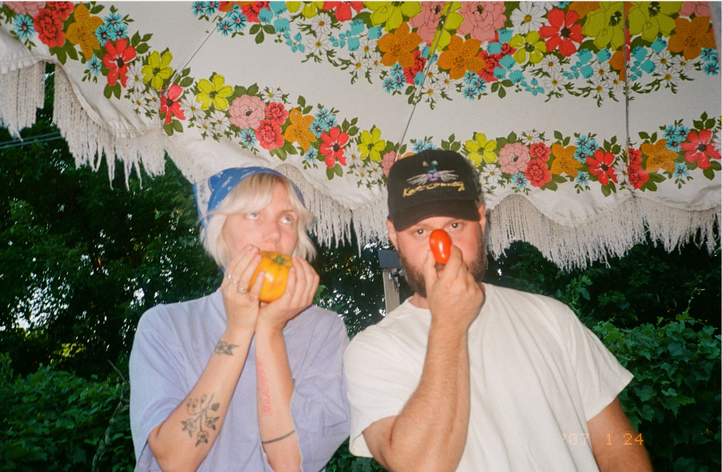 “TUCK IT IN AND LET IT WIN:” A COZY MONDAY NIGHT WITH NEU BLUME